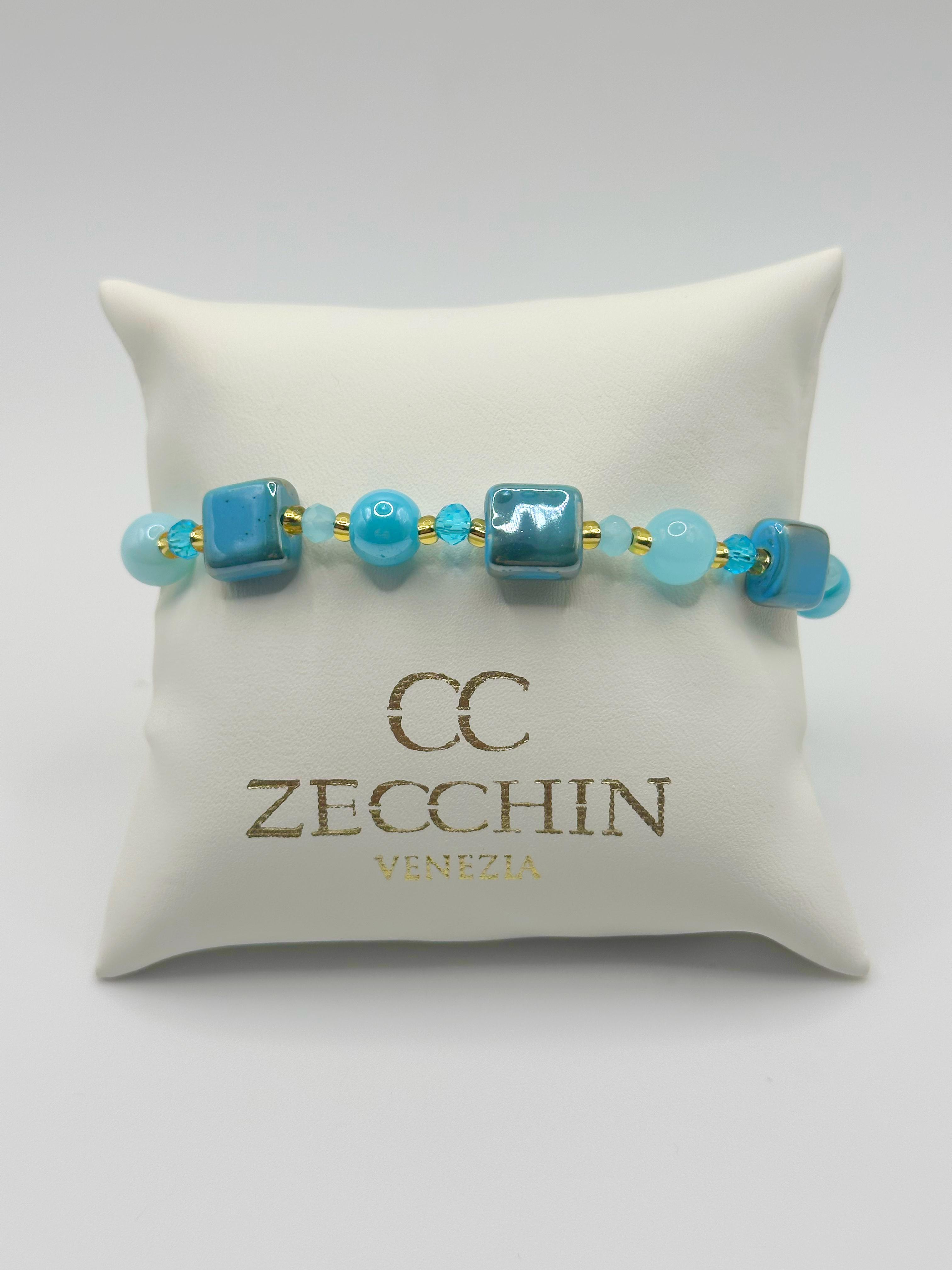 Bracciale Mikonos con perle cubiche in vetro di Murano, colore celeste
